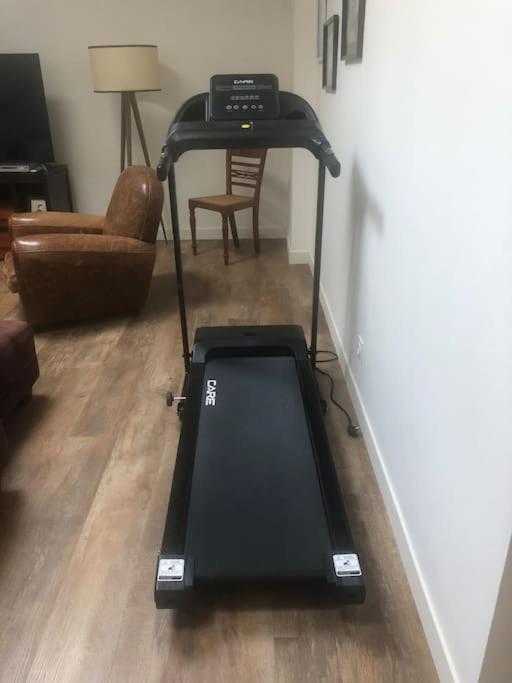 Loft Proche Centre Ville Hotes Habitant A L Etage لافال المظهر الخارجي الصورة